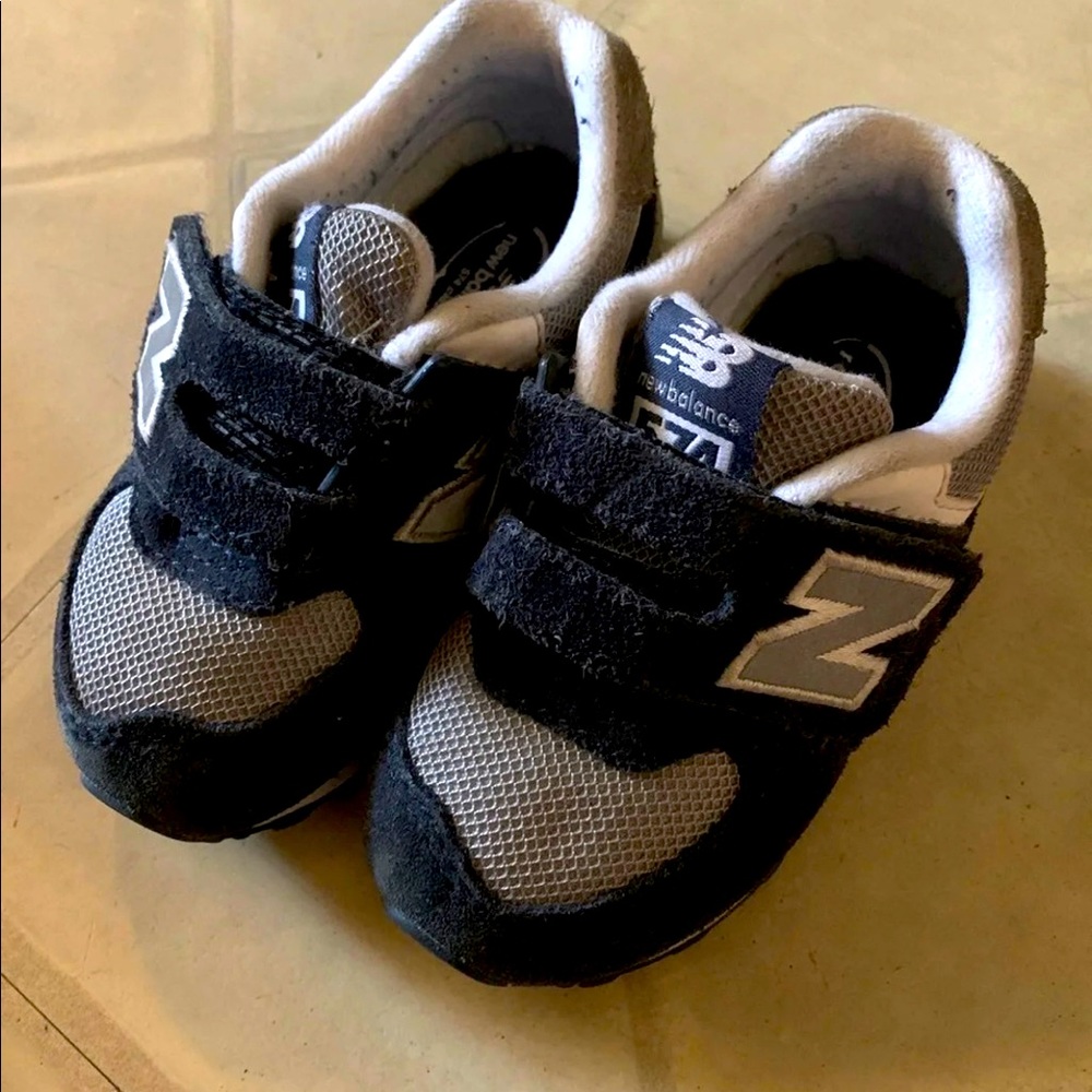 New balance toddler shoes (dark blue)